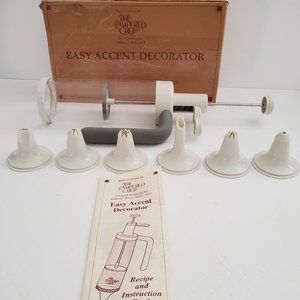 Pampered Chef Easy Accent Decorator